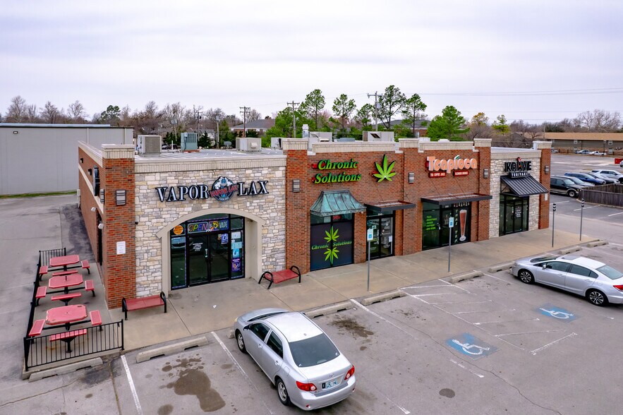 Primary Photo Of 1808 W Lindsey St, Norman Freestanding For Sale