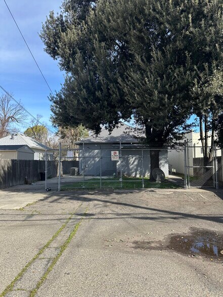More Photos Of 615 15th St, Modesto Specialty For Sale