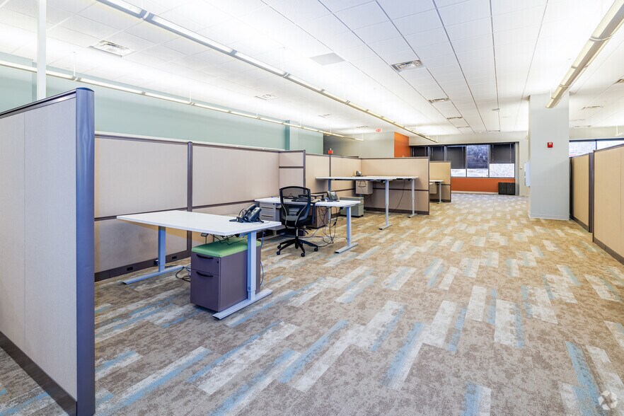 More Photos Of 2095 Lakeside Centre Way, Knoxville Office For Lease