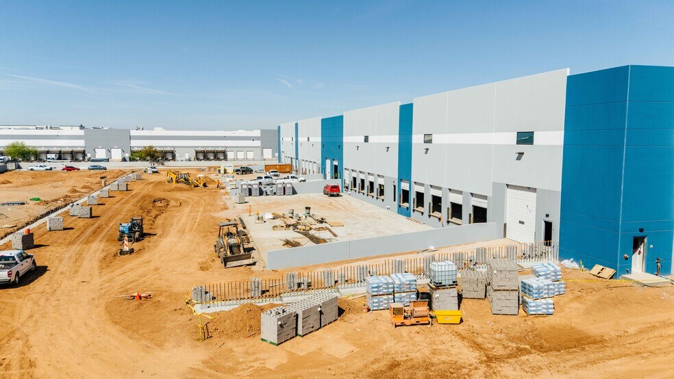 More Photos Of 1352 N Fiesta Blvd, Gilbert Distribution For Lease