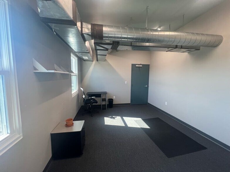 More Photos Of 605 Burns St, Cincinnati Office For Lease