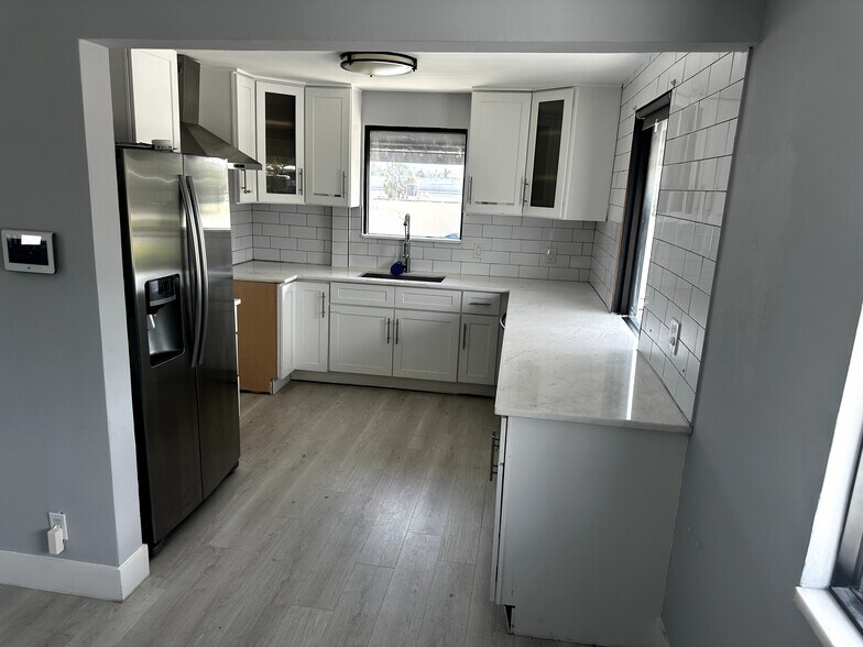 More Photos Of 608 N Dixie Hwy, Lantana Storefront Retail Residential For Sale