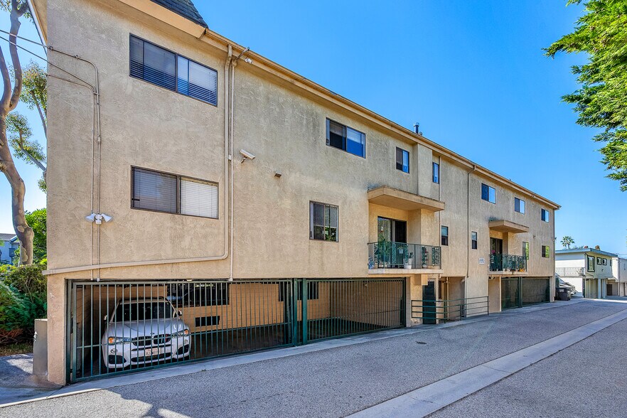More Photos Of 7605 W Manchester Ave, Playa Del Rey Apartments For Sale