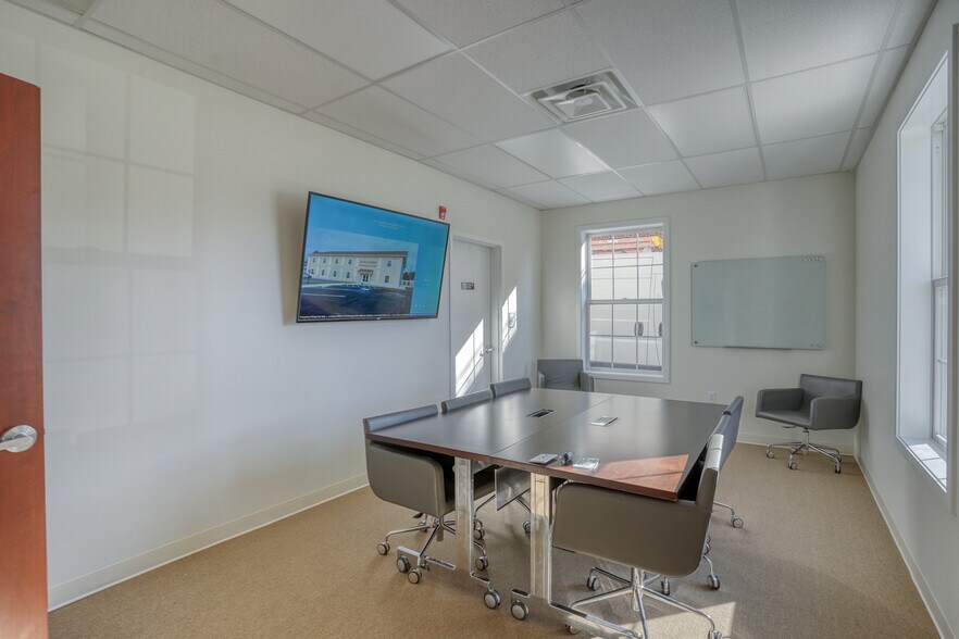 More Photos Of 4 E Laurel St, Georgetown Office For Lease