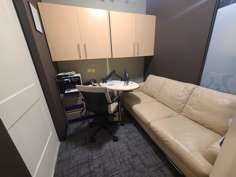 More Photos Of 15 Wellesley St W, Toronto Apartments For Sale