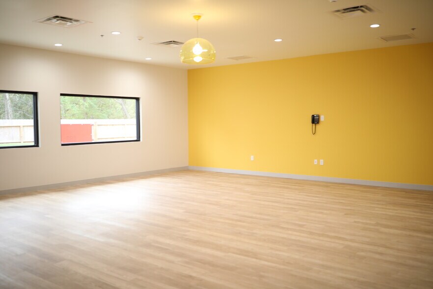 More Photos Of 2007 FM 2004 Dr, Richwood Daycare Center For Sale