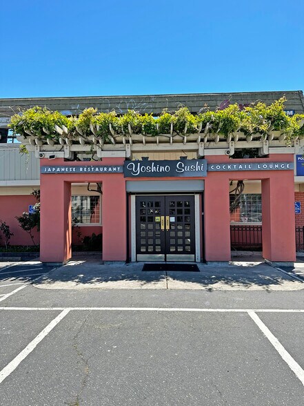 More Photos Of 296 Hegenberger Rd, Oakland Restaurant For Sale