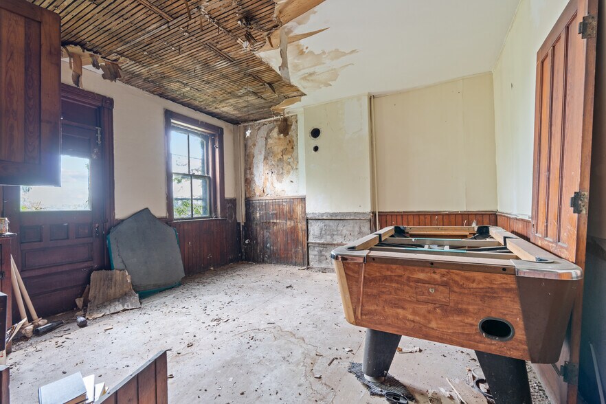 More Photos Of , Utica Unknown For Sale