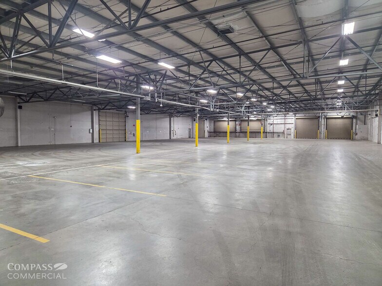 More Photos Of 63245 Jamison St, Bend Distribution For Lease