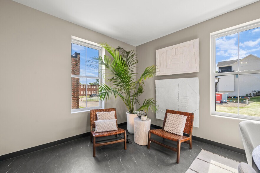 More Photos Of 4477 34th Ave, Cincinnati Self Storage For Sale