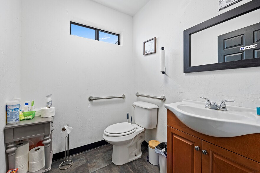More Photos Of 4134-4136 W US Highway 90, Lake City Freestanding For Sale