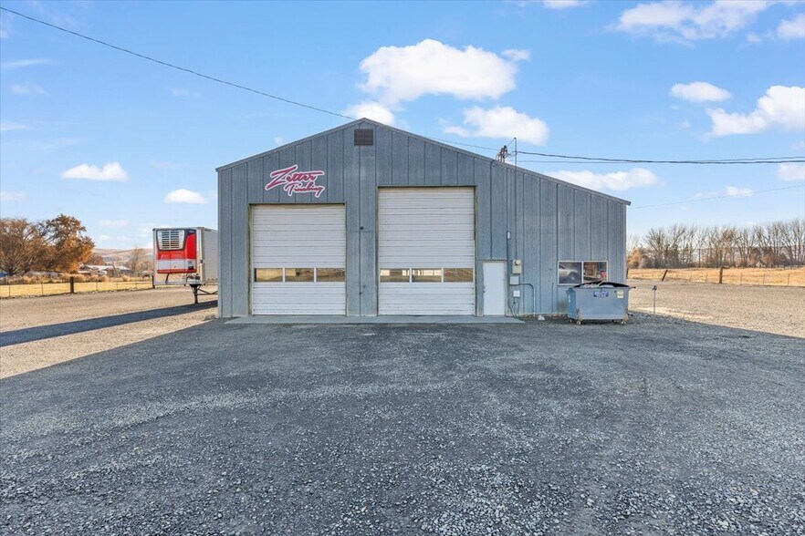 More Photos Of 10906 Hackett Rd, Yakima Industrial For Sale