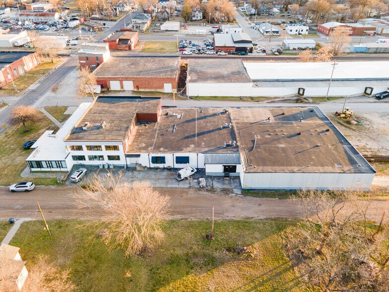 More Photos Of 201 N Missouri Ave, Sedalia Manufacturing For Sale