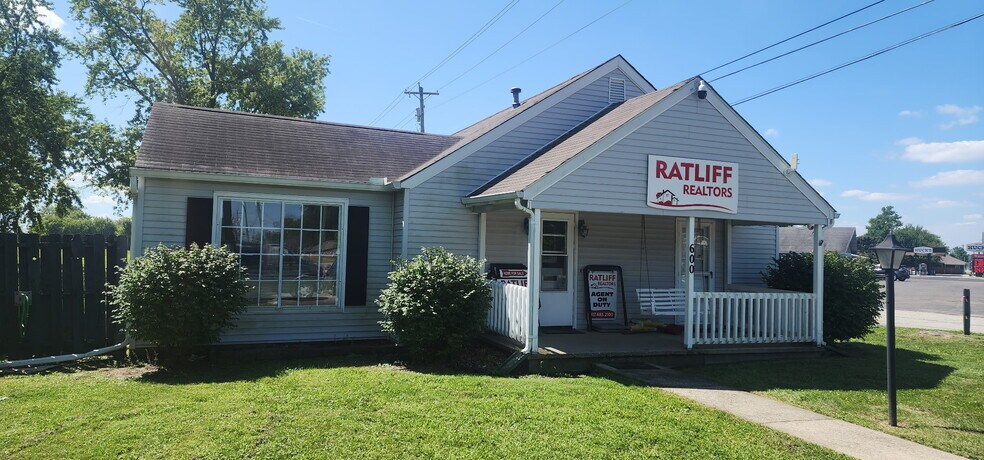 More Photos Of 600 E Broadway St, Fortville Office For Sale