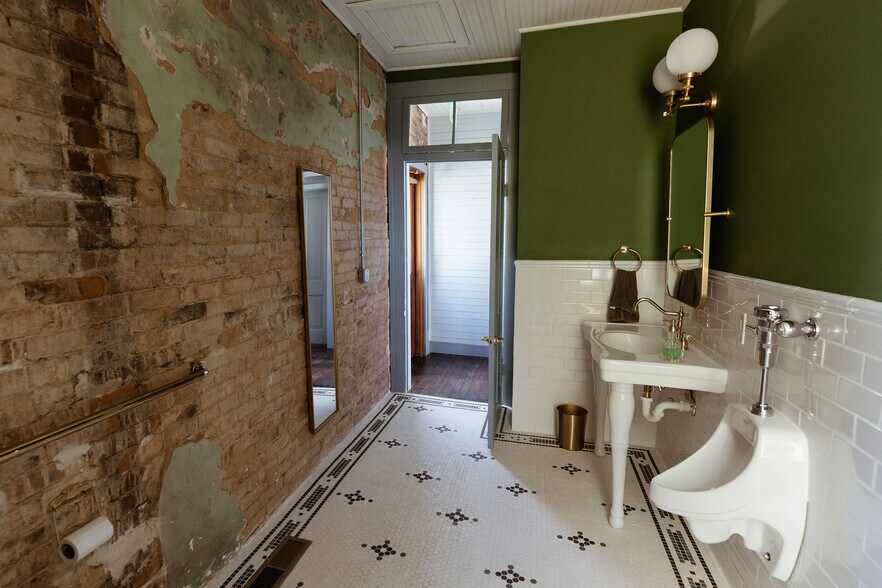 More Photos Of 2760 Broad St, Austell Loft Creative Space For Lease