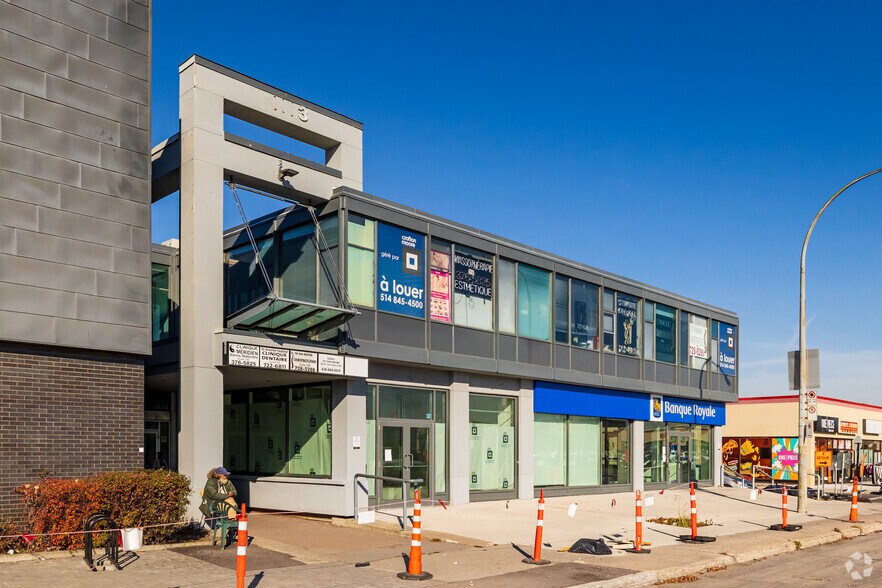 Primary Photo Of 4113-4119 Rue Jean-Talon E, Montréal Office For Lease