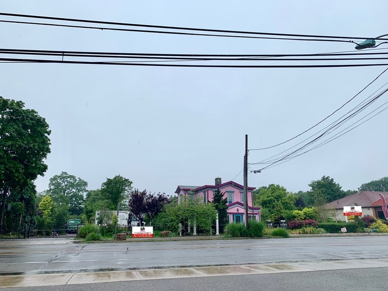 More Photos Of 229 N Main St, Sayville Storefront For Sale