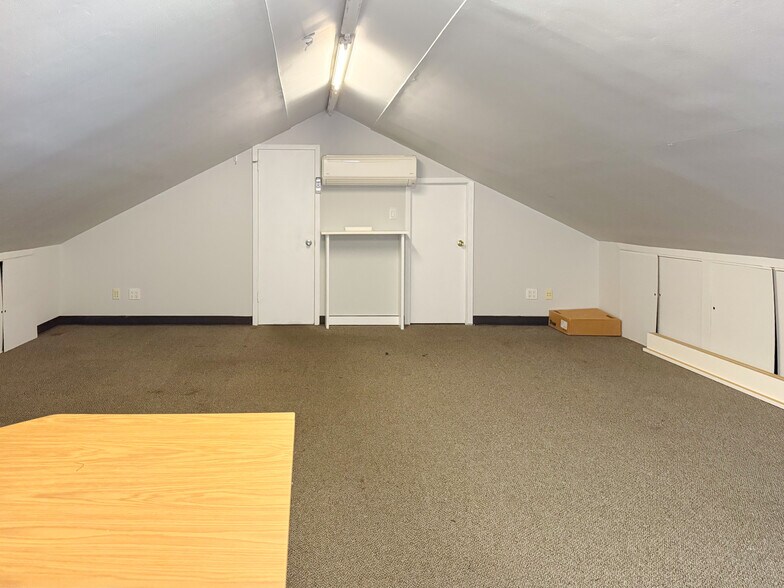 More Photos Of 18 Genevieve Pl, Great Neck Office For Lease