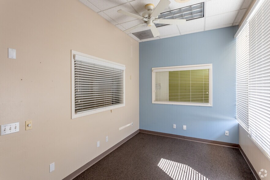 More Photos Of 940 E Valley Pky, Escondido Unknown For Lease