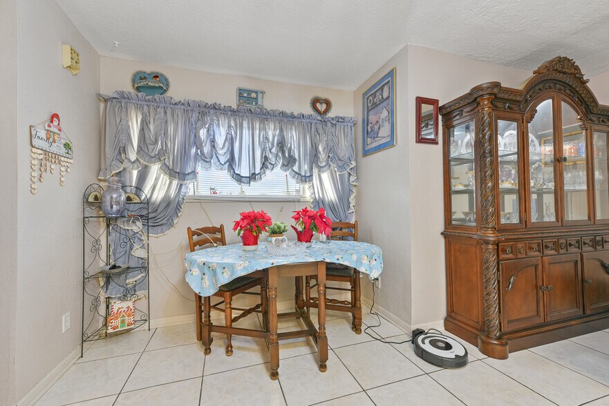 More Photos Of 1804 36th St N, Texas City Multifamily For Sale