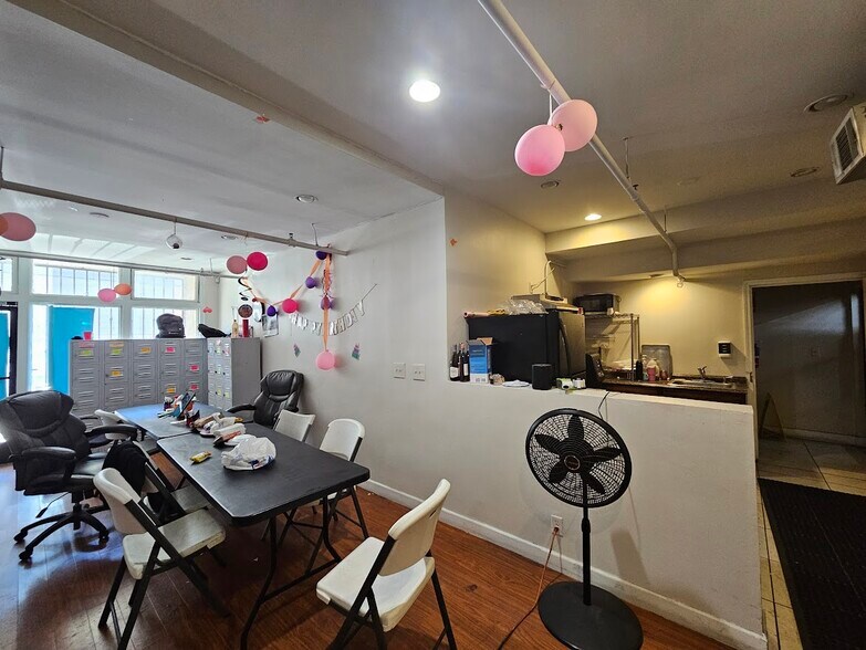 More Photos Of 2417 E 24th St, Los Angeles Warehouse For Lease