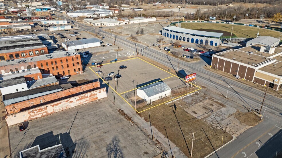 Primary Photo Of 100 Dewey Ave, Bartlesville Light Manufacturing For Sale