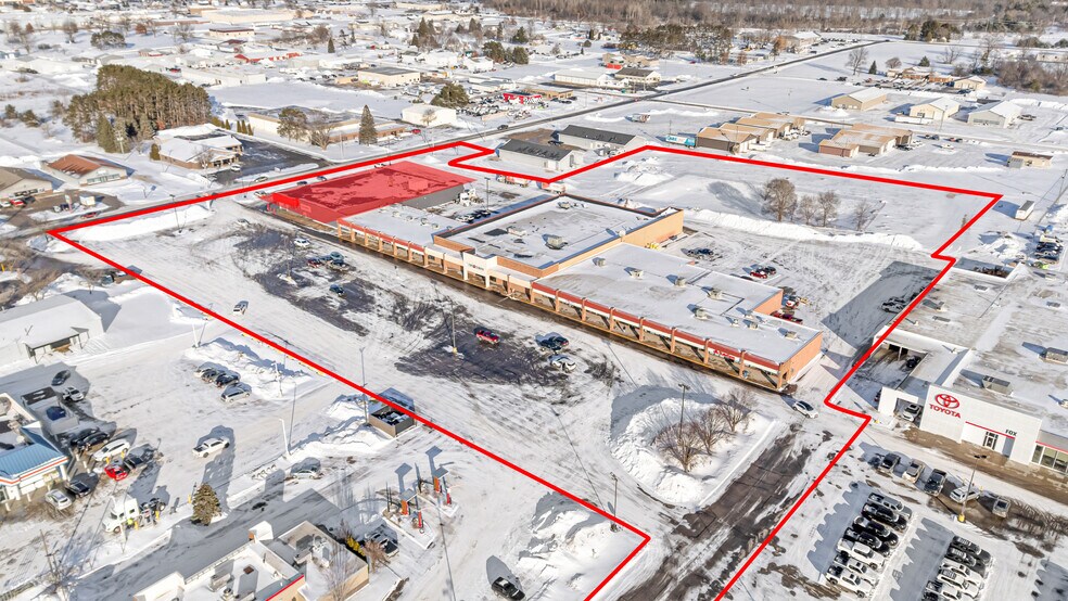 More Photos Of 1550 N Mitchell St, Cadillac General Retail For Lease