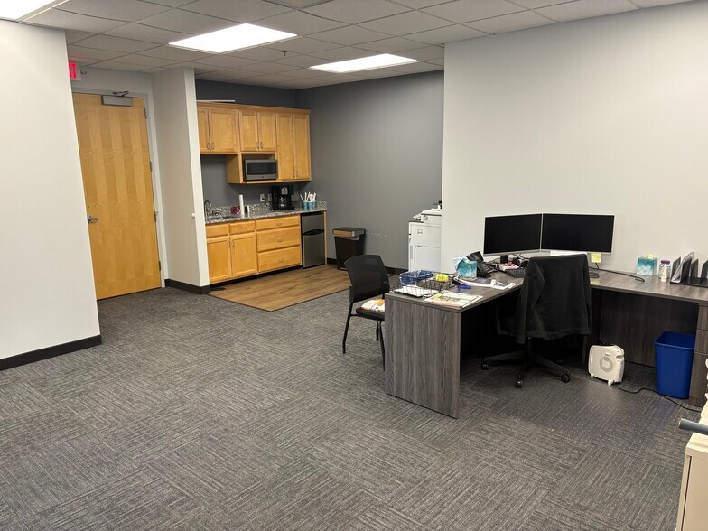 More Photos Of 3464 Washington Dr, Eagan Unknown For Lease