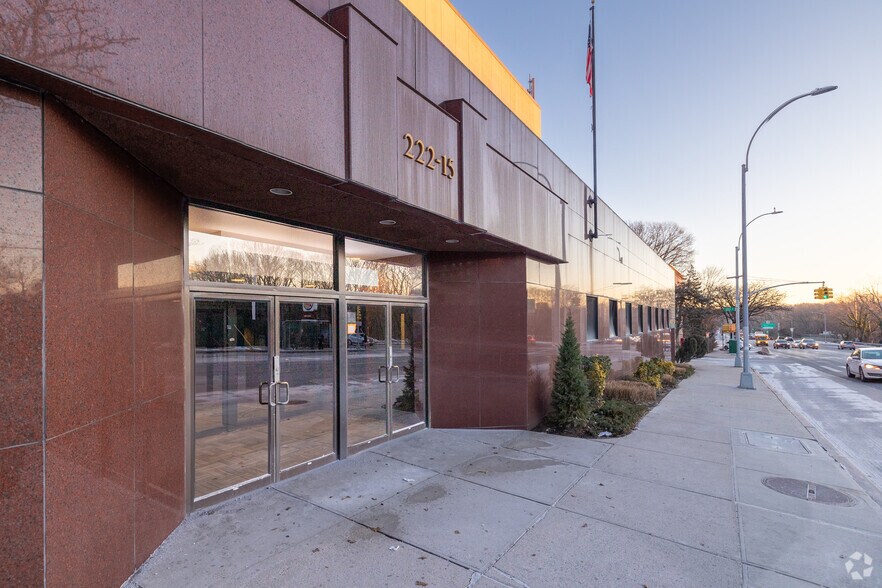 More Photos Of 222-15 Northern Blvd, Bayside Office For Lease
