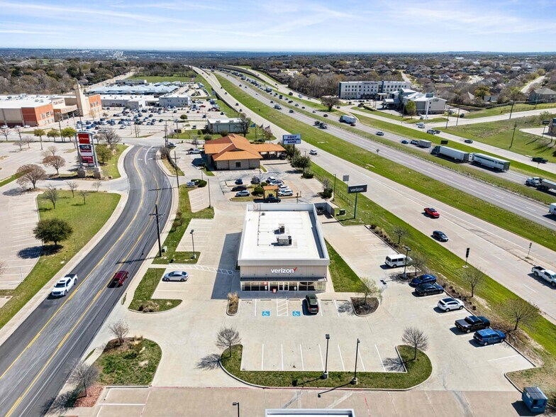 More Photos Of 740 Adams Dr, Weatherford Storefront For Sale