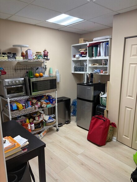More Photos Of 6255-6265 Executive Blvd, Rockville Office For Sale