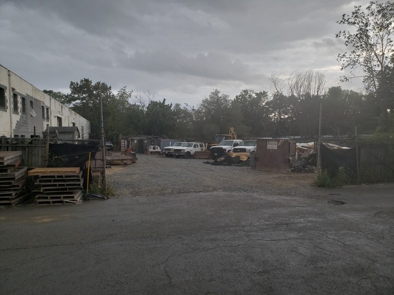 More Photos Of 4747 Clifton Rd, Temple Hills Warehouse For Sale