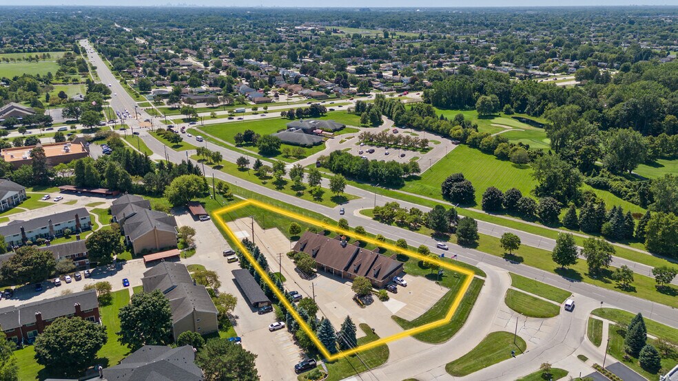 More Photos Of 37300-37316 Schoenherr Rd, Sterling Heights Loft Creative Space For Lease