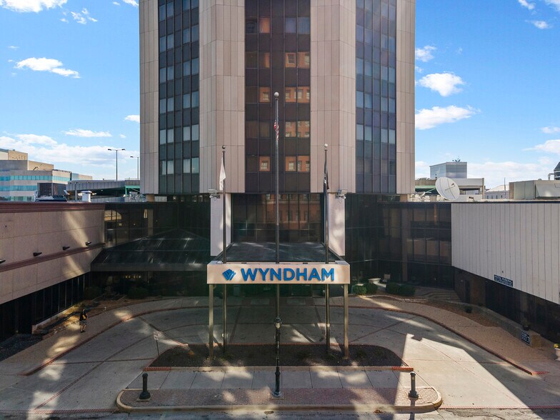 More Photos Of 700 E Adams St, Springfield Hotel For Sale