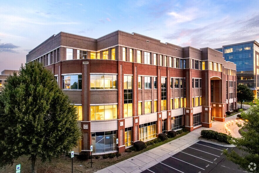 More Photos Of 3436 Toringdon Way, Charlotte Unknown For Lease