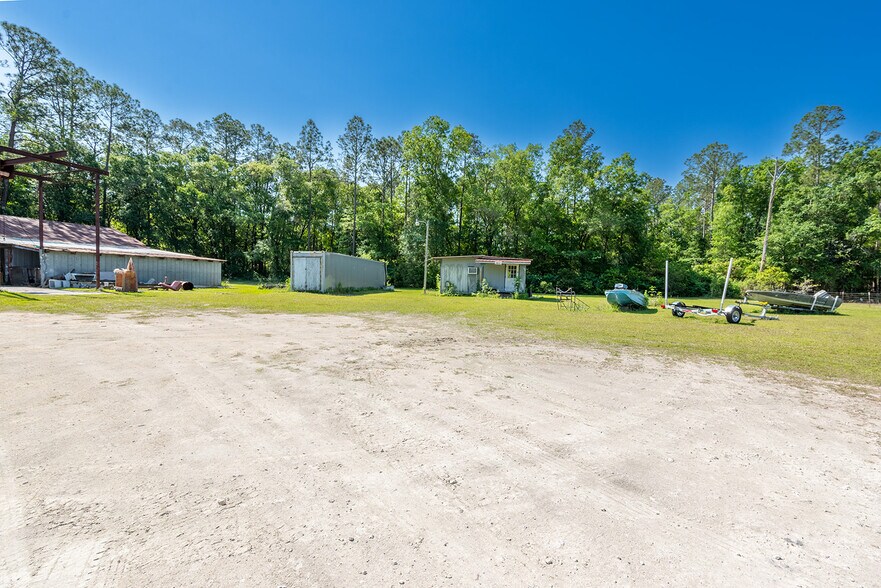 More Photos Of 2856 NE 187th St, Starke Manufacturing For Sale