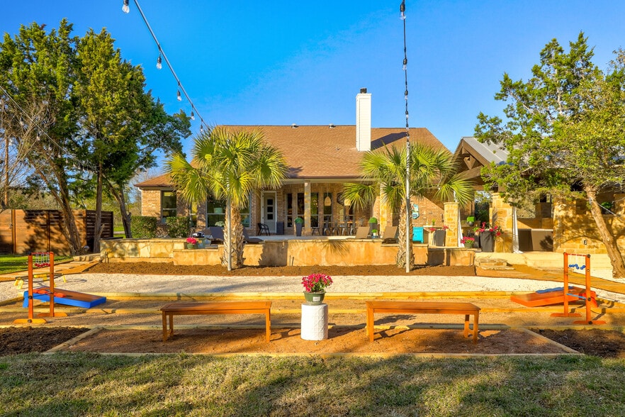 More Photos Of 8601 Zyle Rd, Austin Specialty For Sale