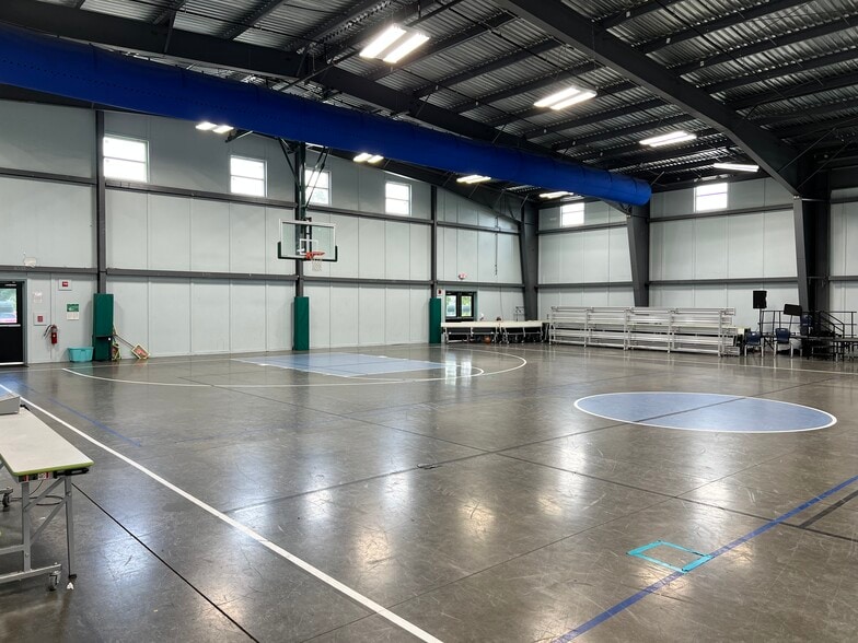 More Photos Of 13901 Sheldon Rd, Tampa Schools For Lease