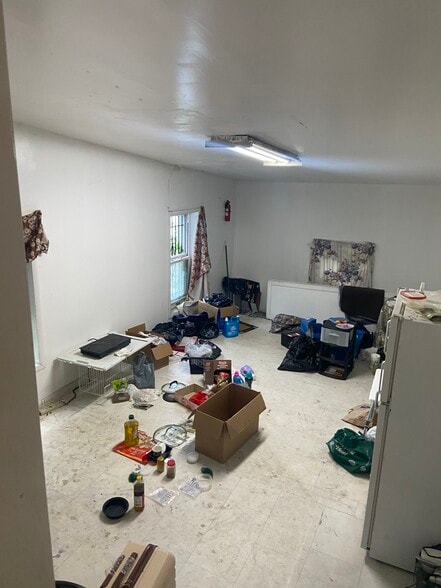 More Photos Of 2001 W Pratt St, Baltimore Freestanding For Sale