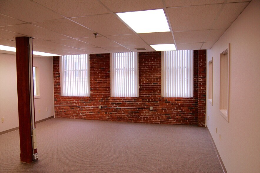 More Photos Of 53-63 Wingate St, Haverhill Office For Lease