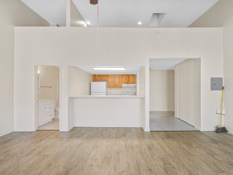 More Photos Of 58 Broadway St, Asheville Storefront Retail Residential For Sale