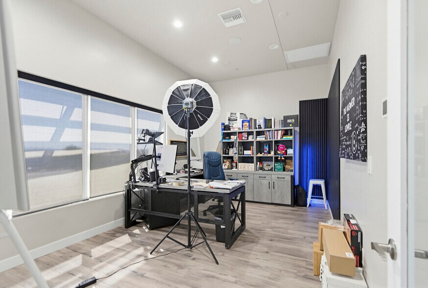 More Photos Of 349 Lake Havasu Ave S, Lake Havasu City Office For Sale