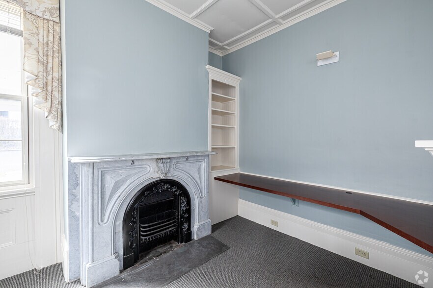 More Photos Of 109 Broad St, Middletown Office Residential For Lease