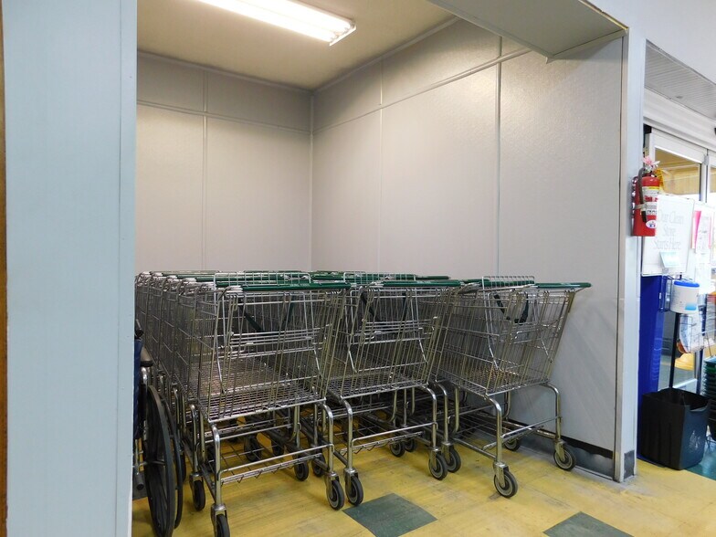 More Photos Of 116 E Rochester St, Akron Freestanding For Sale