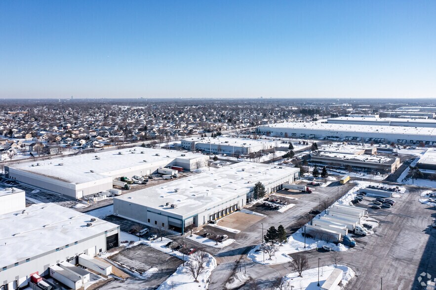 More Photos Of 815-845 Carol Ct, Carol Stream Warehouse For Lease