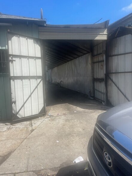 More Photos Of 1629 Franklin Ave, New Orleans Storefront For Sale
