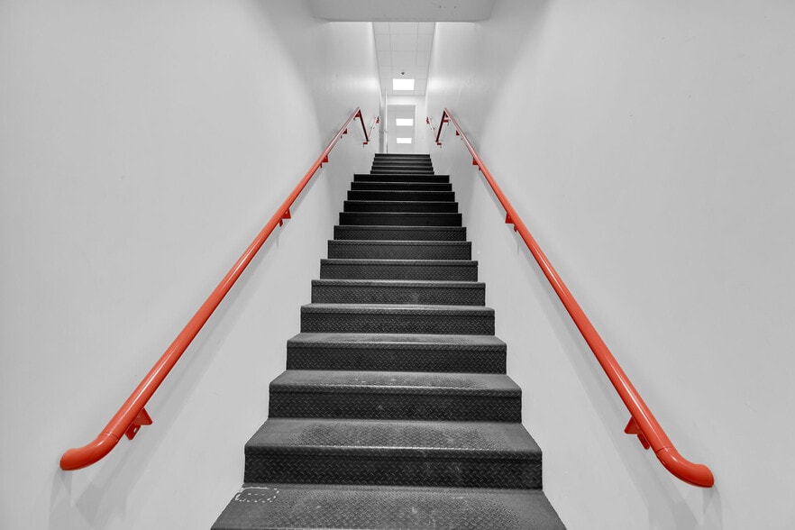 More Photos Of 132 Duval St, Key West Restaurant For Lease