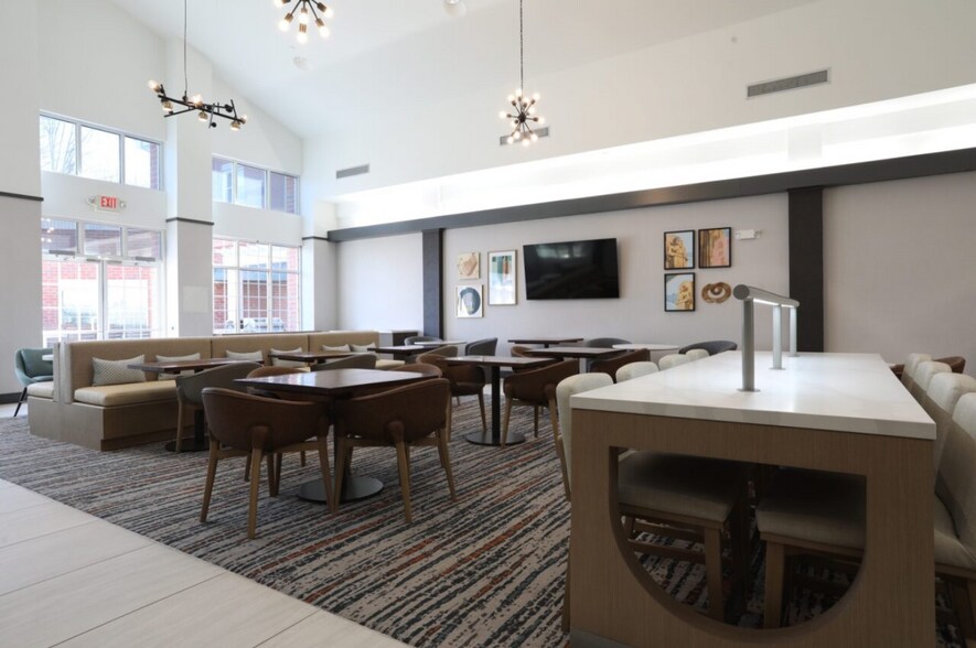 More Photos Of 6085 Enterprise Pky, Solon Hotel For Sale