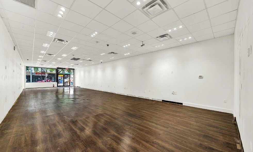 More Photos Of 610-612 Ninth Ave, New York Storefront For Lease