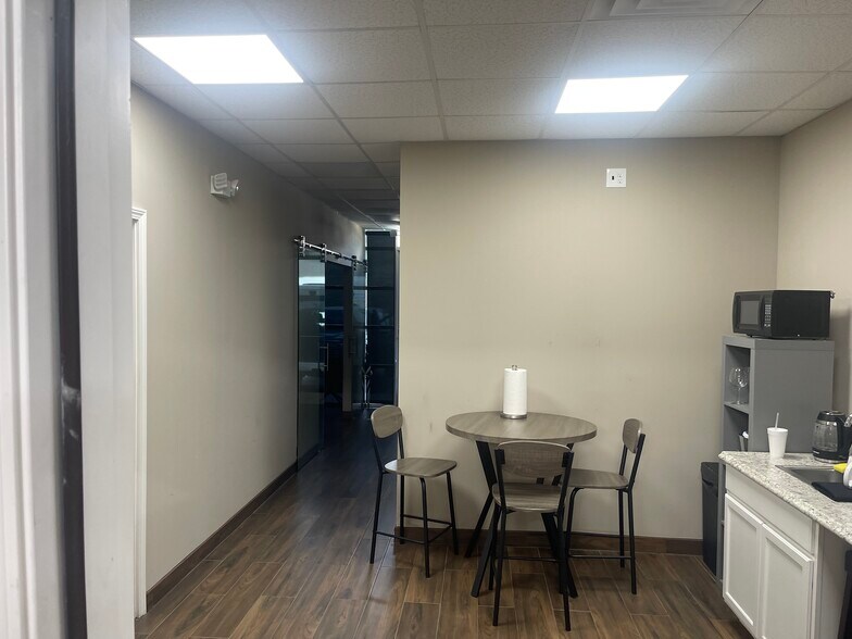 More Photos Of 22924 Kuykendahl Rd, Spring Light Manufacturing For Lease